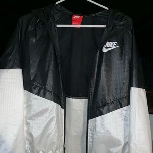 Woman’s Nike Windbreaker